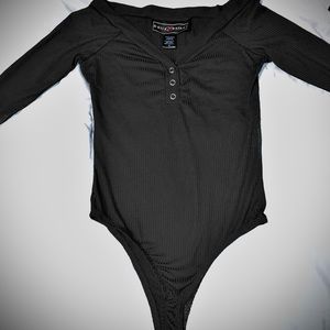 Black Medium Polly & Ester Bodysuit/ 3 Buttons and sleeves